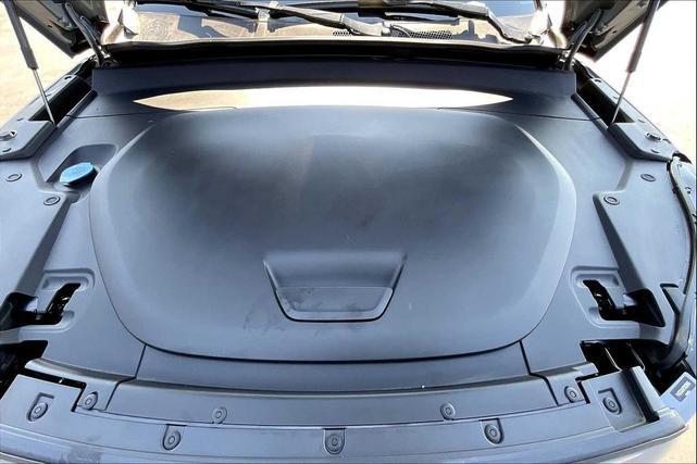Photo of 2023 Silver Dawn Metallic Volvo XC40 Recharge Pure Electric