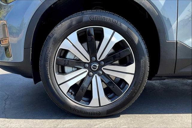 Photo of 2023 Silver Dawn Metallic Volvo XC40 Recharge Pure Electric