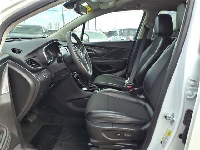Photo of 2022 Summit White Buick Encore