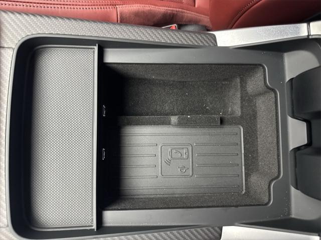 Photo of 2024 Daytona Gray Pearl Audi SQ8