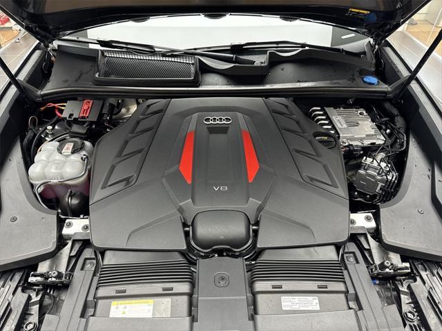 Photo of 2024 Daytona Gray Pearl Audi SQ8
