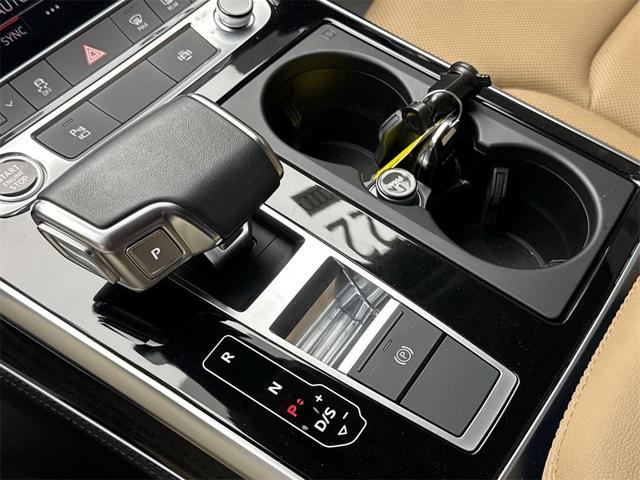 Photo of 2022 Vicuna Beige Metallic Audi Q7