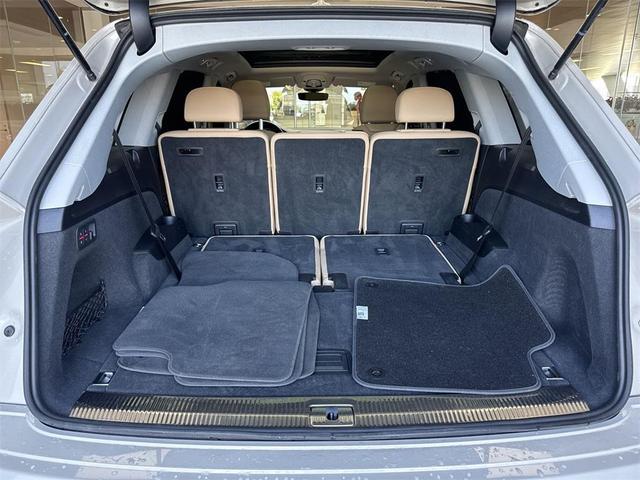 Photo of 2022 Vicuna Beige Metallic Audi Q7