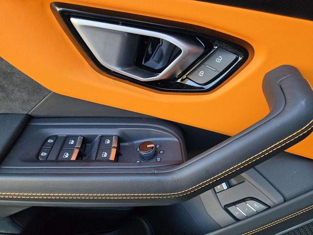 Photo of 2024 Verde Lares Metallic Lamborghini Urus
