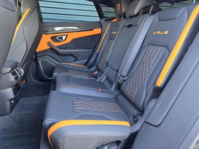 Photo of 2024 Verde Lares Metallic Lamborghini Urus