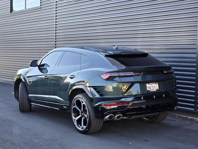 Photo of 2024 Verde Lares Metallic Lamborghini Urus