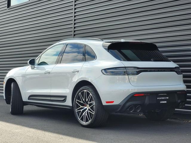 Photo of 2025 Carrara White Porsche Macan