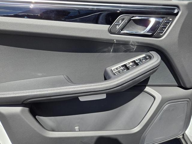Photo of 2025 White Porsche Macan