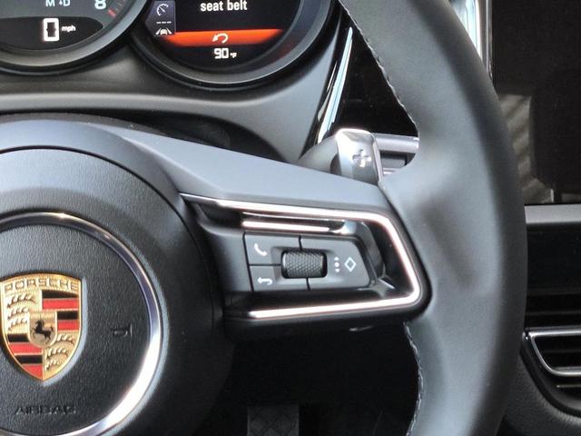 Photo of 2025 White Porsche Macan