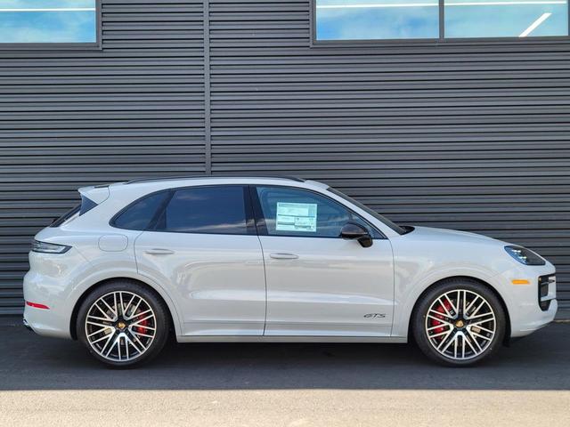 Photo of 2025 Chalk Porsche Cayenne