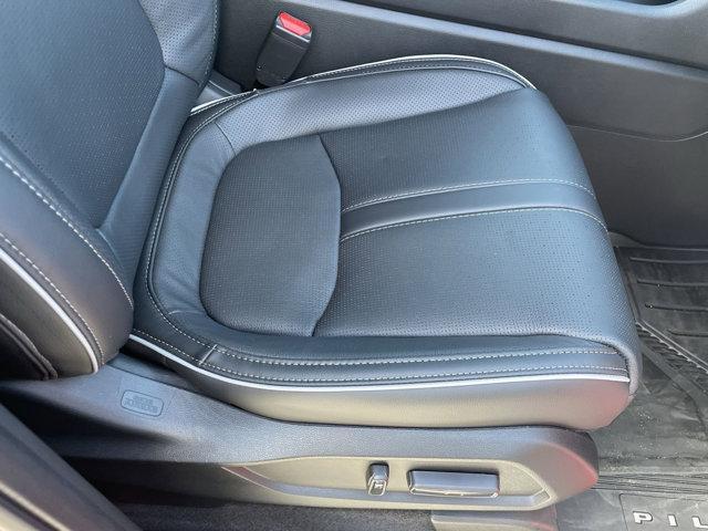 Photo of 2025 Crystal Black Pearl Honda Pilot