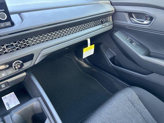 Photo of 2025 Solar Silver Metallic Honda Accord