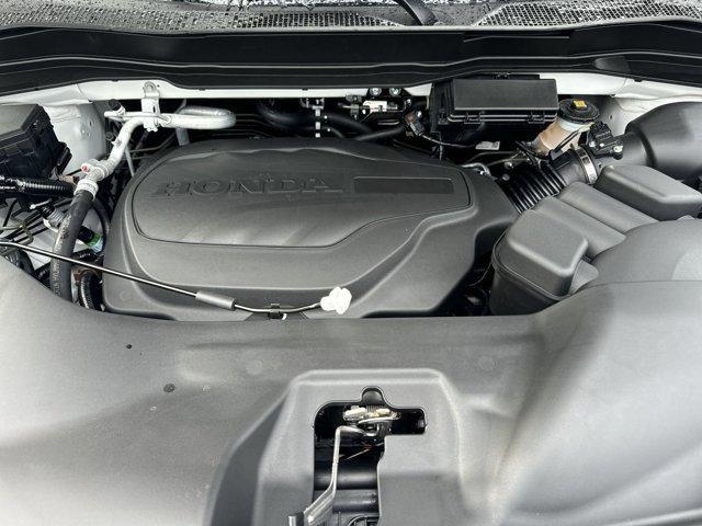 Photo of 2025 Platinum White Pearl Honda Ridgeline