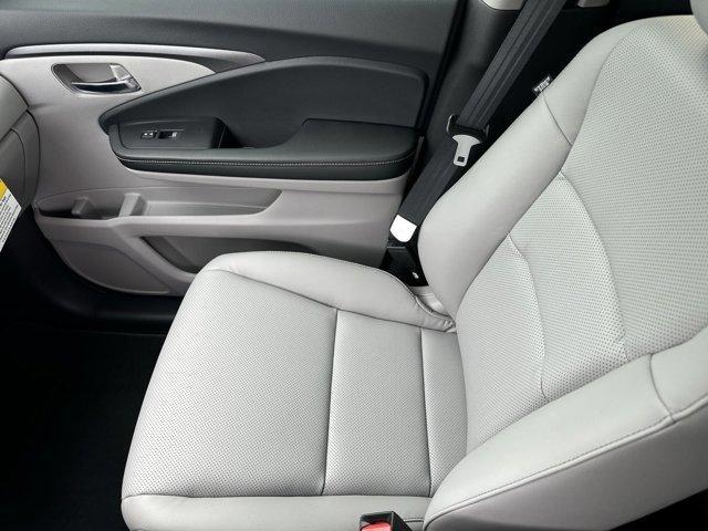 Photo of 2025 Platinum White Pearl Honda Ridgeline