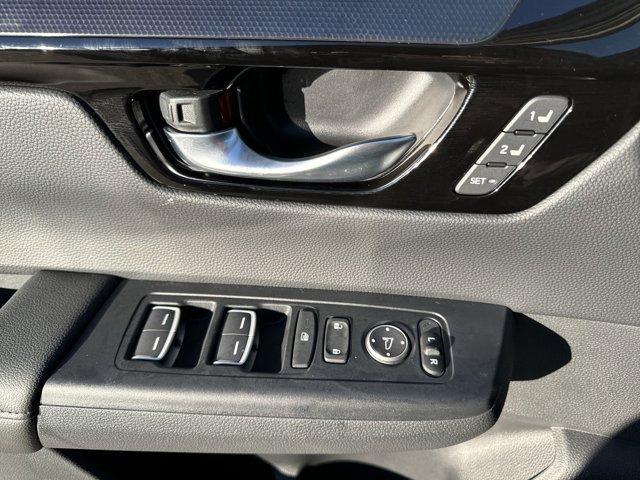 Photo of 2025 Still Night Pearl Honda CR-V