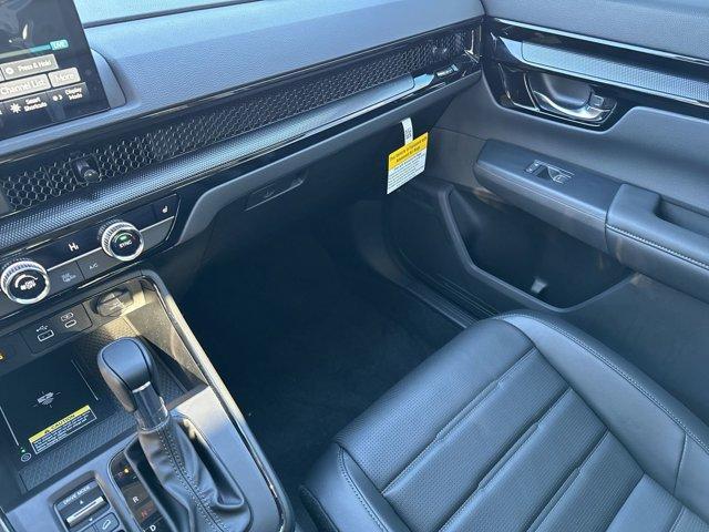 Photo of 2025 Still Night Pearl Honda CR-V
