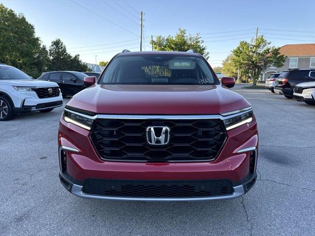 Photo of 2025 Radiant Red Metallic II Honda Pilot