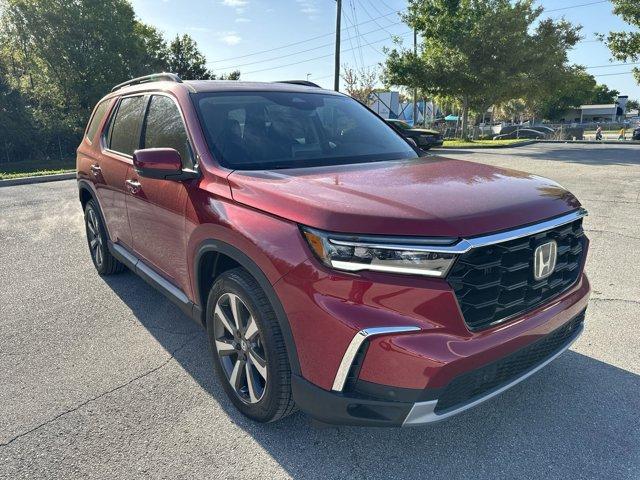 Photo of 2025 Radiant Red Metallic II Honda Pilot
