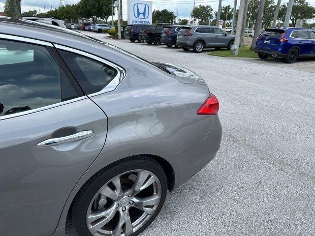 Photo of 2011 Platinum Graphite INFINITI M37