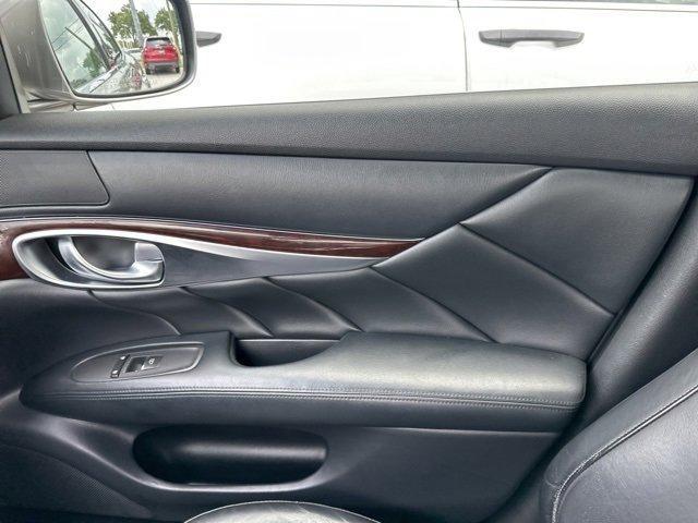 Photo of 2011 Platinum Graphite INFINITI M37