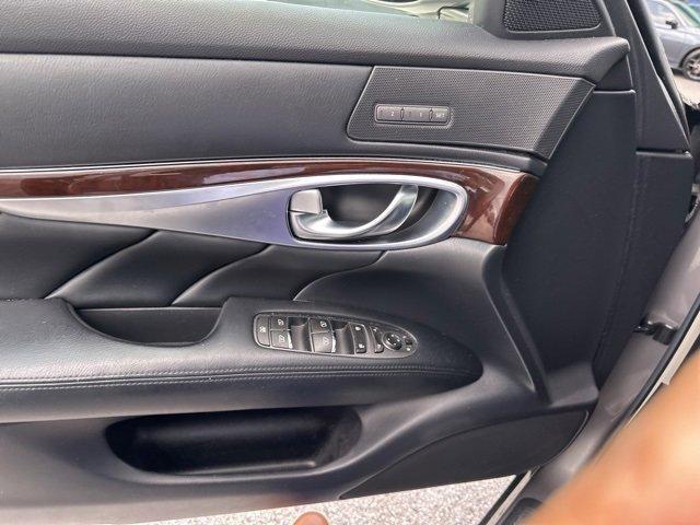 Photo of 2011 Platinum Graphite INFINITI M37