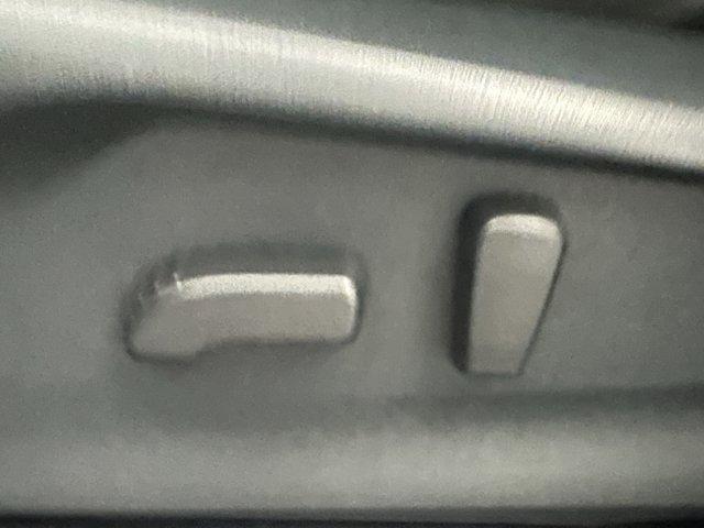 Photo of 2019 Crystal White Pearl Subaru Ascent