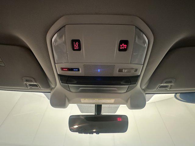 Photo of 2019 Crystal White Pearl Subaru Ascent