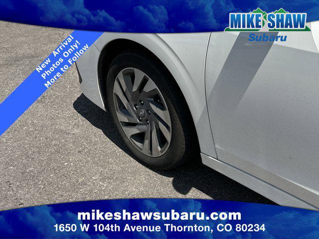 Photo of 2023 Crystal White Pearl Subaru Legacy