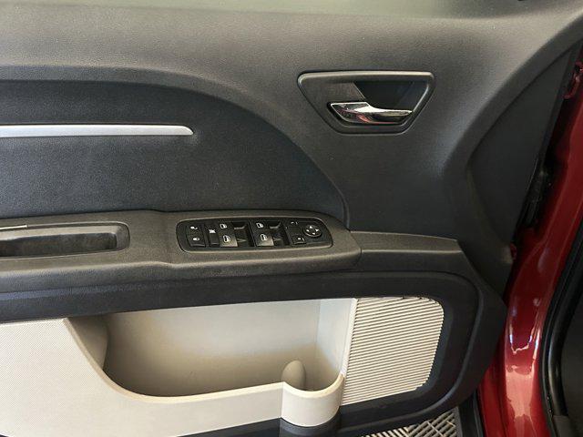 Photo of 2009 Inferno Red Crystal Pearlcoat Dodge Journey