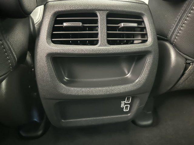 Photo of 2021 Platinum White Pearl Honda Passport
