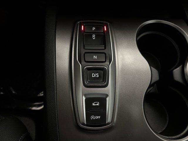 Photo of 2021 Platinum White Pearl Honda Passport