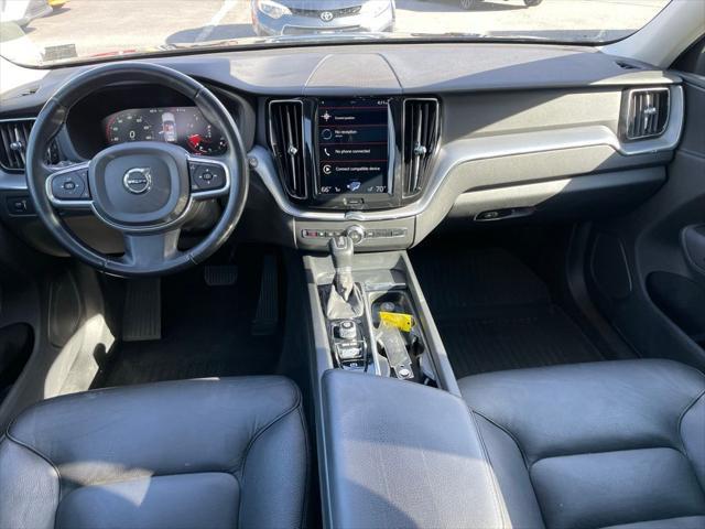 Photo of 2020 Pine Grey Metallic Volvo XC60