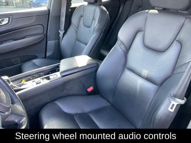 Photo of 2020 Pine Grey Metallic Volvo XC60