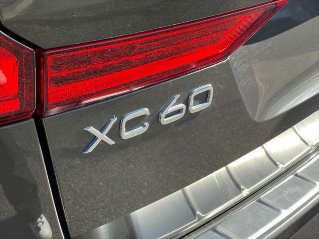 Photo of 2020 Pine Grey Metallic Volvo XC60