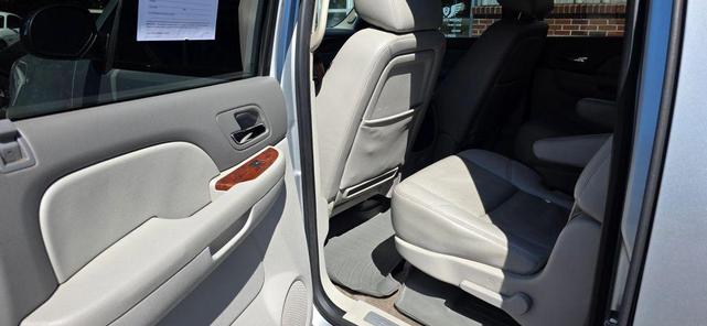 Photo of 2012 Silver Ice Metallic Chevrolet Suburban