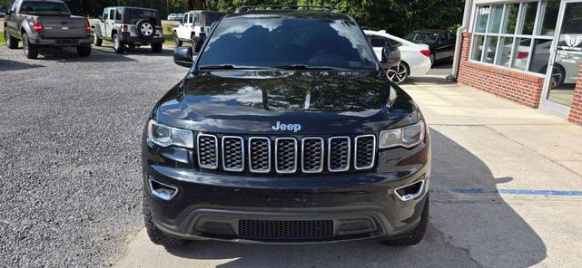 Photo of 2017 Diamond Black Crystal Pearlcoat Jeep Grand Cherokee