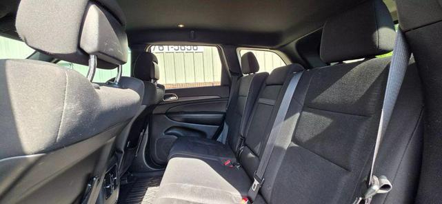 Photo of 2017 Diamond Black Crystal Pearlcoat Jeep Grand Cherokee