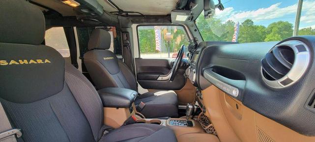 Photo of 2013 Bright White Clearcoat Jeep Wrangler Unlimited