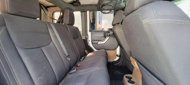 Photo of 2013 Bright White Clearcoat Jeep Wrangler Unlimited