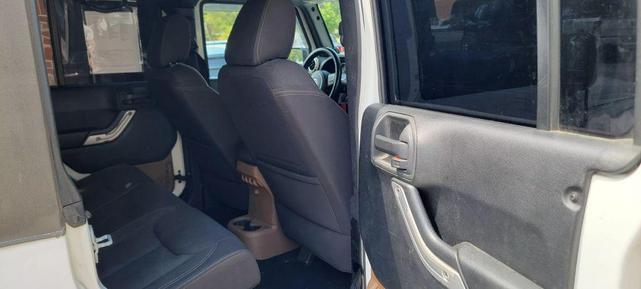 Photo of 2013 Bright White Clearcoat Jeep Wrangler Unlimited