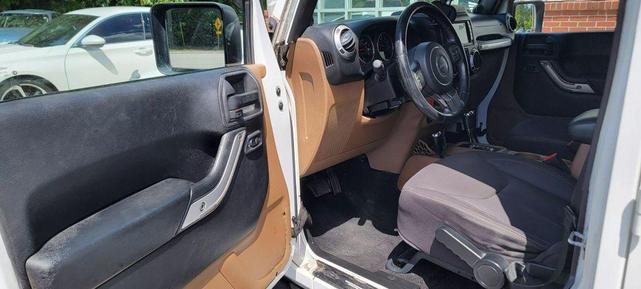 Photo of 2013 Bright White Clearcoat Jeep Wrangler Unlimited