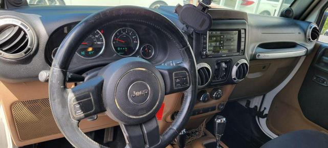 Photo of 2013 Bright White Clearcoat Jeep Wrangler Unlimited