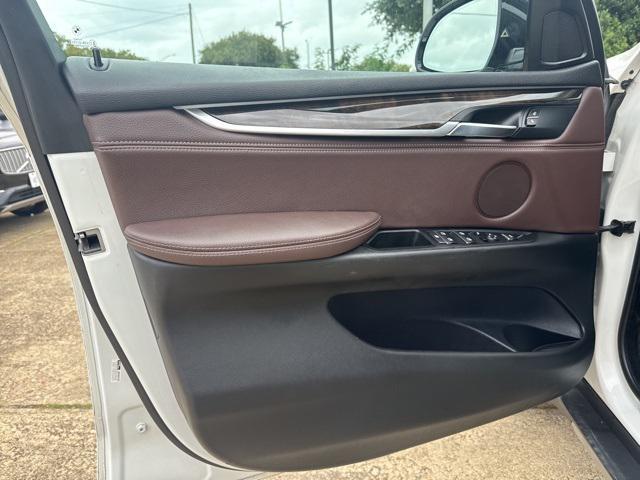 Photo of 2018 Alpine White BMW X5
