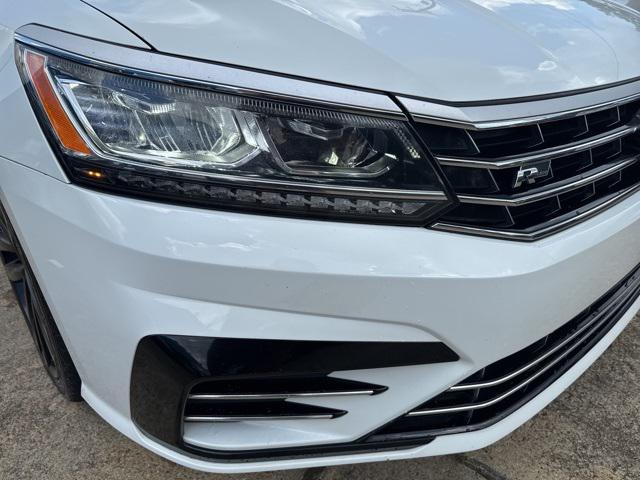 Photo of 2017 Pure White Volkswagen Passat