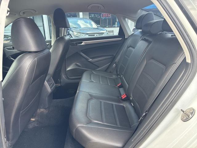 Photo of 2017 Pure White Volkswagen Passat