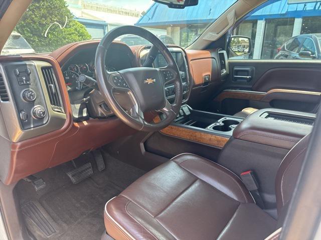 Photo of 2016 Iridescent Pearl Tricoat Chevrolet Silverado 1500