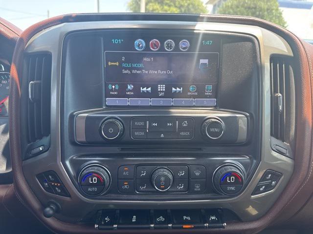 Photo of 2016 Iridescent Pearl Tricoat Chevrolet Silverado 1500
