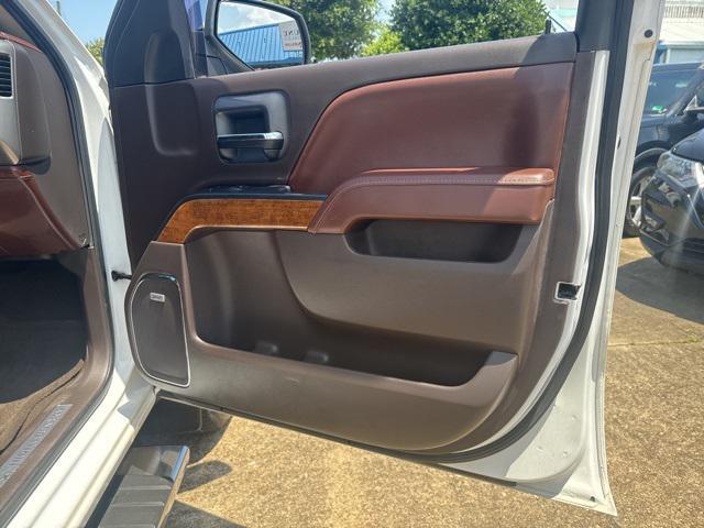 Photo of 2016 Iridescent Pearl Tricoat Chevrolet Silverado 1500