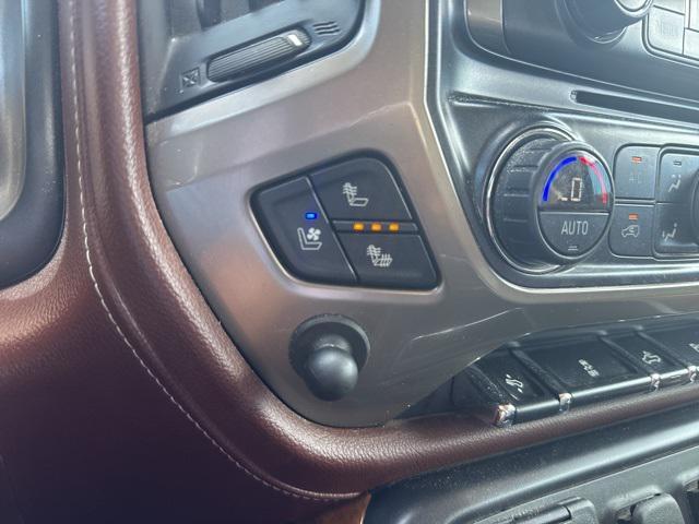 Photo of 2016 Iridescent Pearl Tricoat Chevrolet Silverado 1500