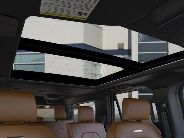 Photo of 2024 Iconic Silver Metallic Ford Expedition Max